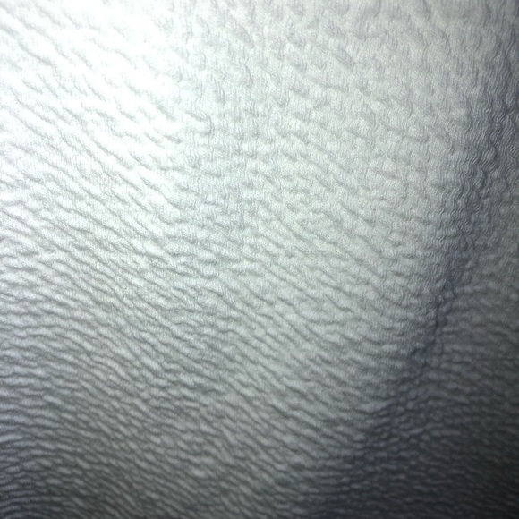 White ruffle top - Picture 5 of 6